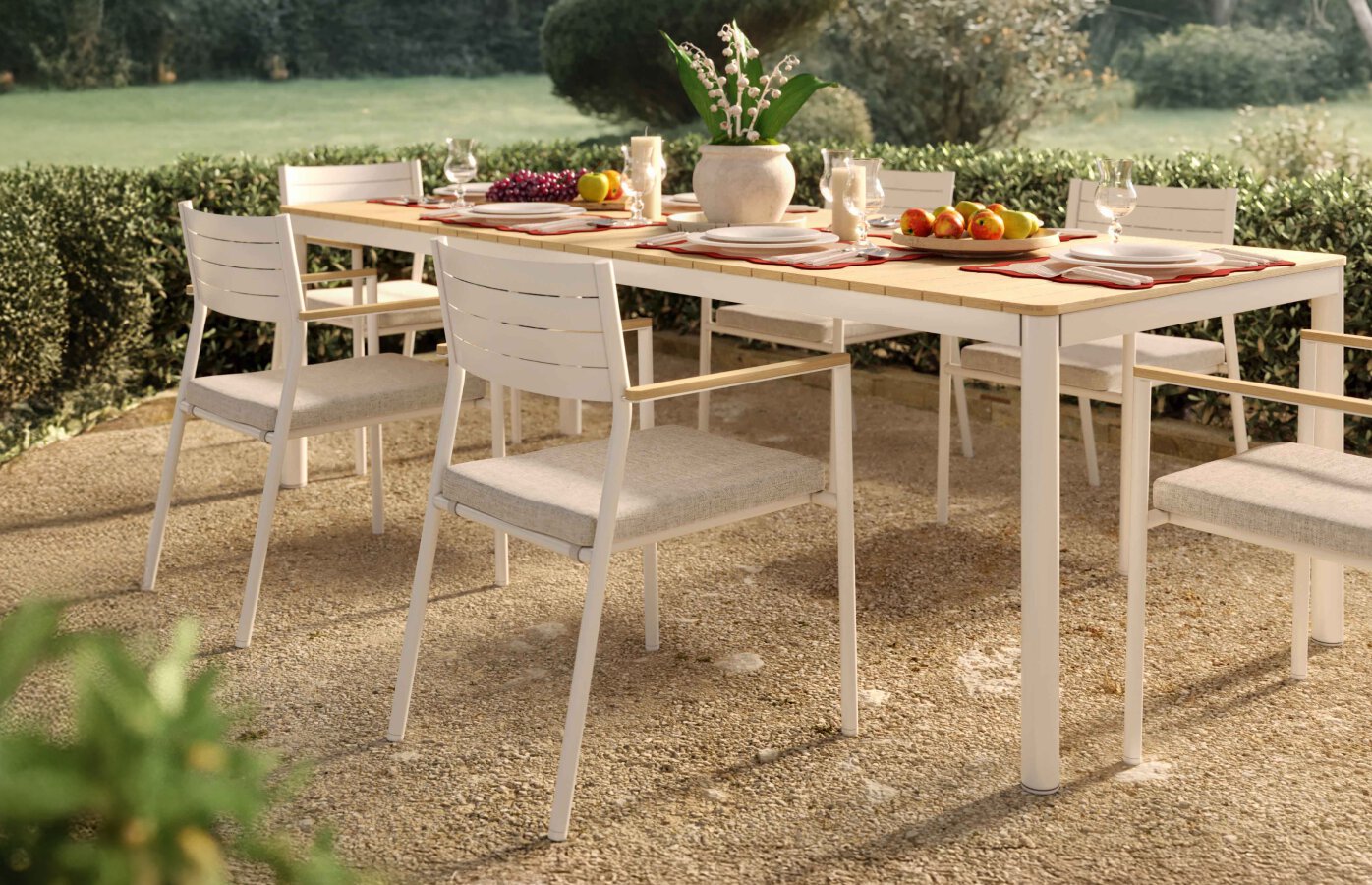 Rust-resistant aluminum and outdoor-grade fabrics