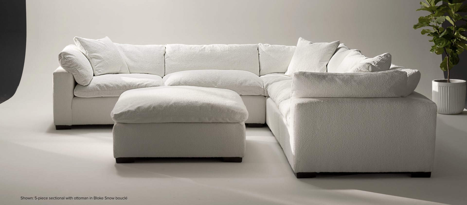 Plush 5-piece sectional with ottoman in bloke snow boucle
